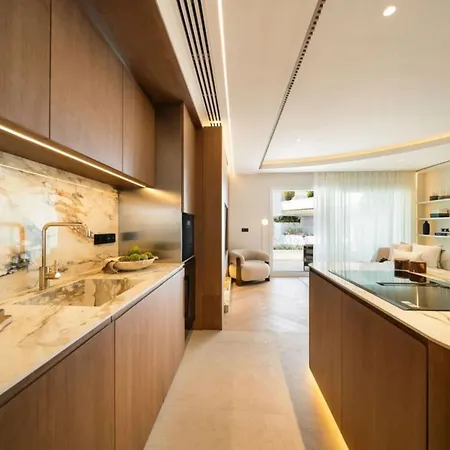 Charming 3-bedroom With Sea View In *