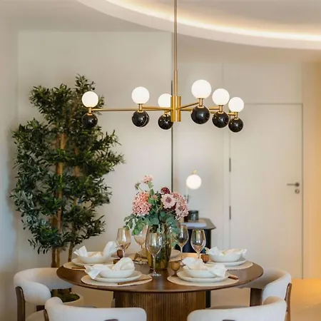 Apartamento Charming 3-bedroom With Sea View In
