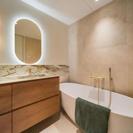 Charming 3-bedroom With Sea View In