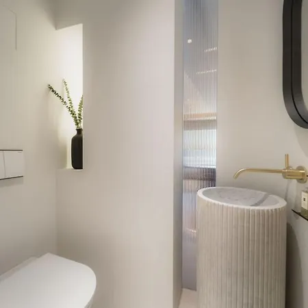 Διαμέρισμα Charming 3-bedroom With Sea View In